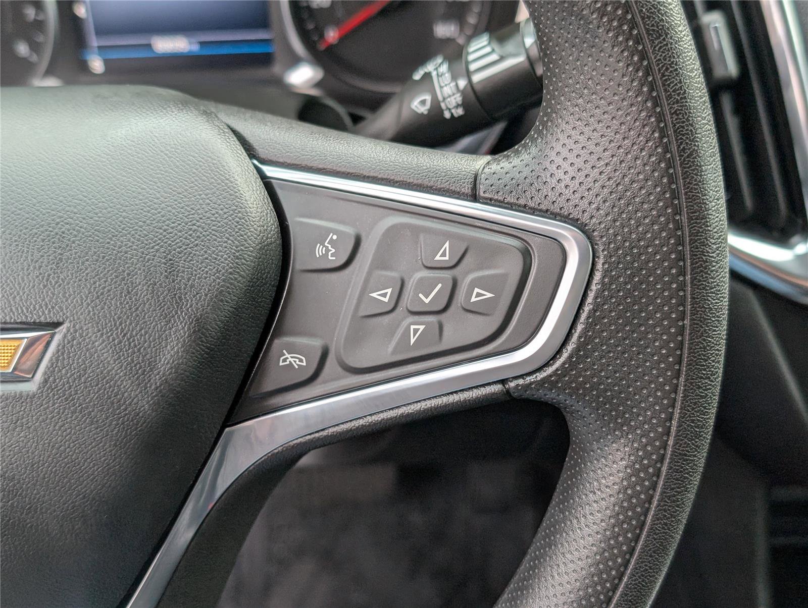 Used 2022 Chevrolet Equinox LT w/ LPO, Floor Liner Package image 22