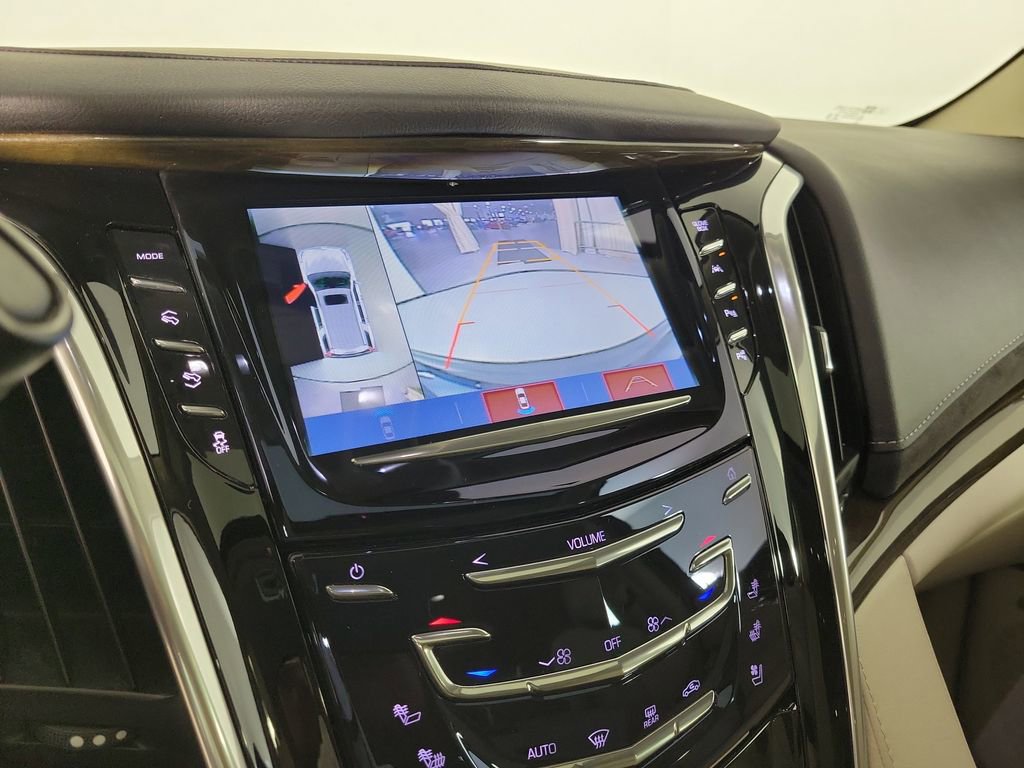 Used 2020 Cadillac Escalade Luxury w/ LPO, Radiant Package image 27