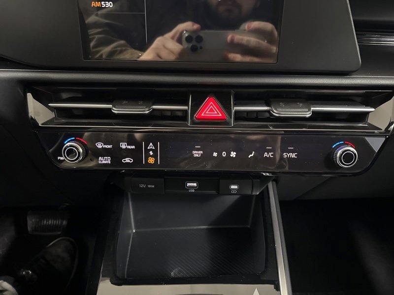 New 2025 Kia Niro LX image 27