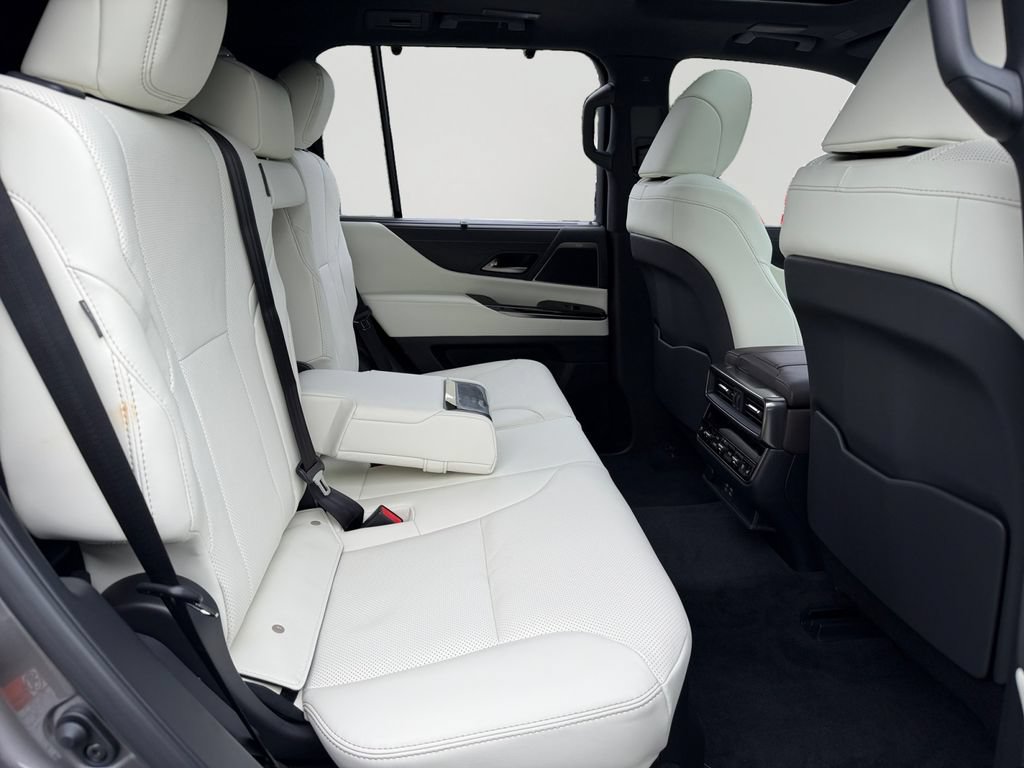 New 2026 Lexus LX 600 4WD w/ Luxury Package image 8
