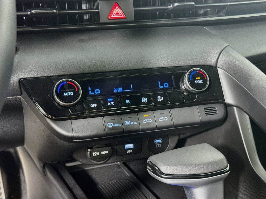 Certified 2026 Hyundai Elantra Sport FWD image 15