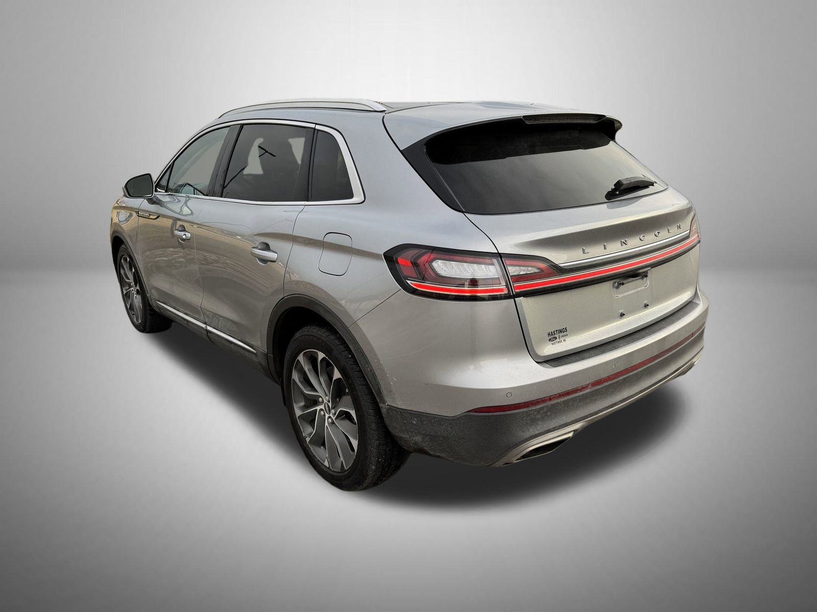 Used 2022 Lincoln Nautilus Reserve w/ Equipment Group 201A image 4