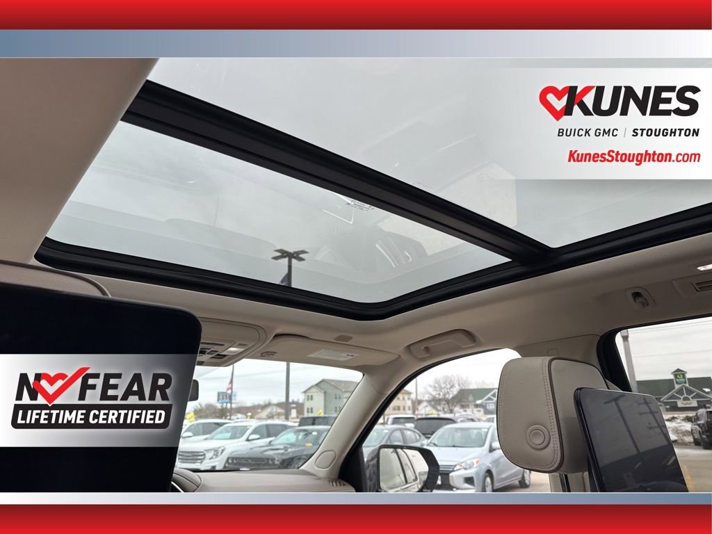 Used 2023 GMC Yukon Denali w/ LPO, Floor Liner Package image 44