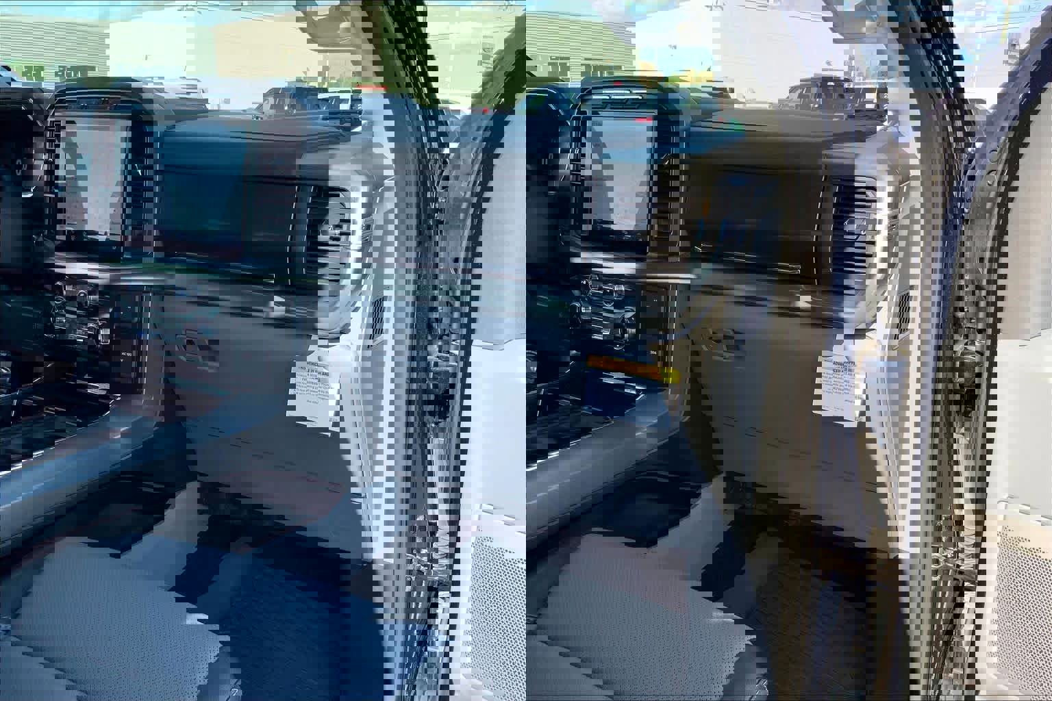 Certified 2022 Ford F150 Lariat w/ Equipment Group 502A High image 18