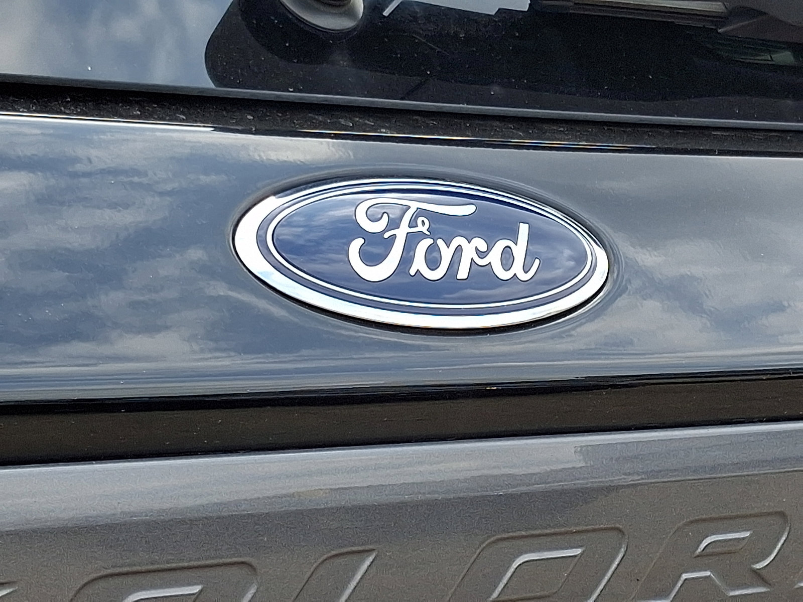 Used 2021 Ford Explorer XLT w/ Equipment Group 202A image 29