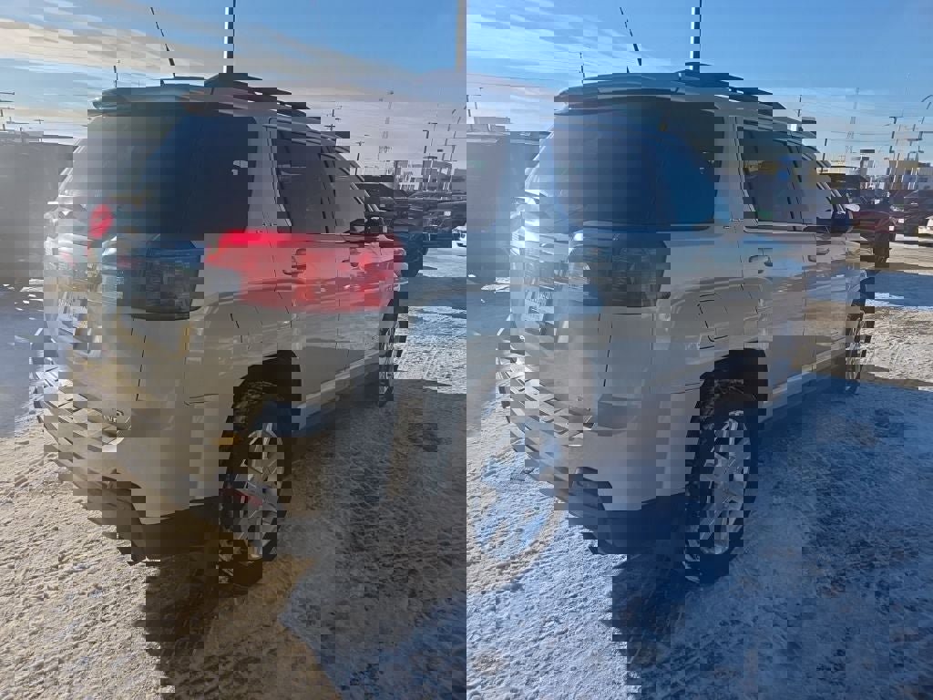 Used 2010 GMC Terrain SLE image 5