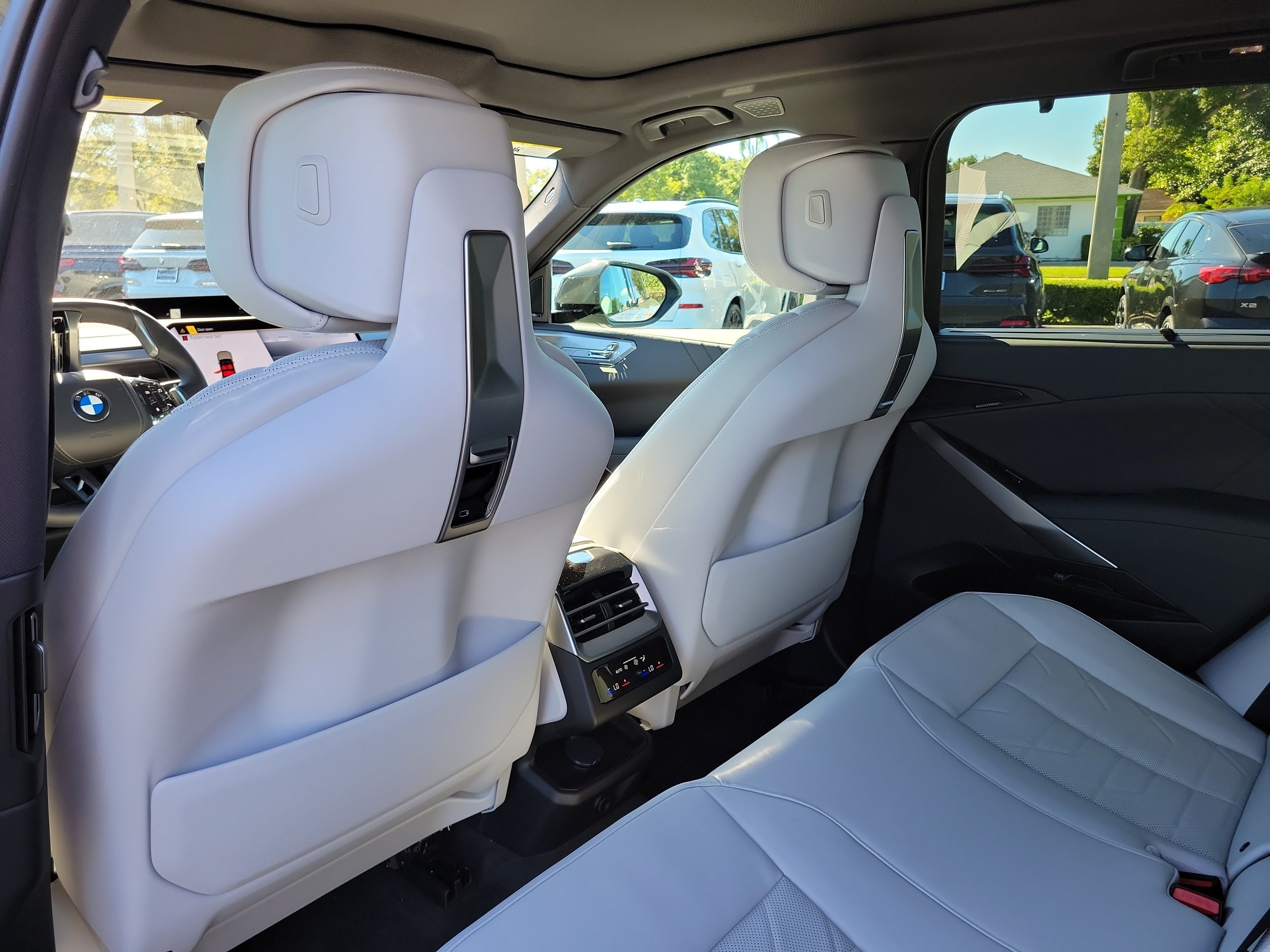 New 2027 BMW X5 xDrive40i w/ M Sport Package AWD/4WD image 9