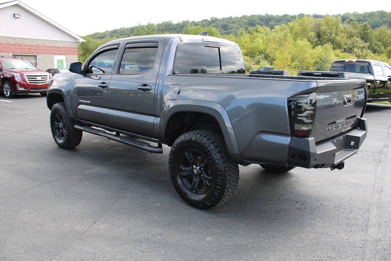 Used 2019 Toyota Tacoma TRD Sport AWD/4WD image 4