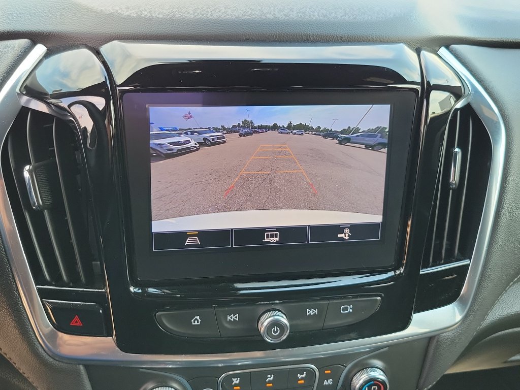 Used 2023 Chevrolet Traverse LT FWD image 24
