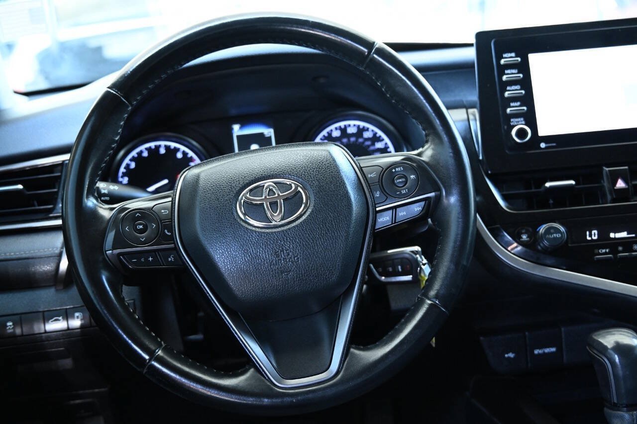 Used 2022 Toyota Camry SE w/ Carpet Mat Package (TMS) FWD image 14