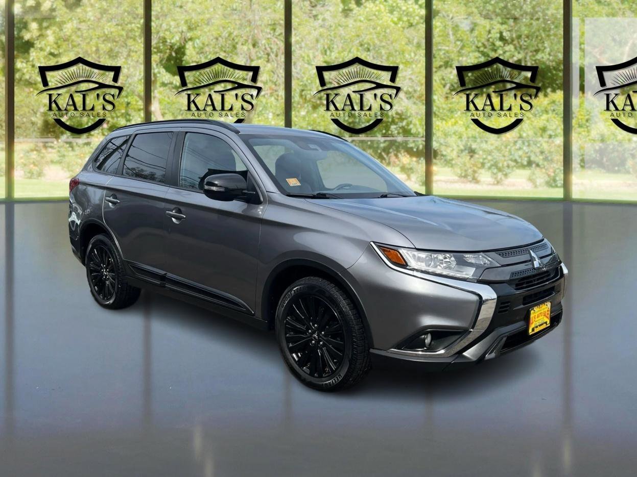 Used 2020 Mitsubishi Outlander LE AWD/4WD image 3