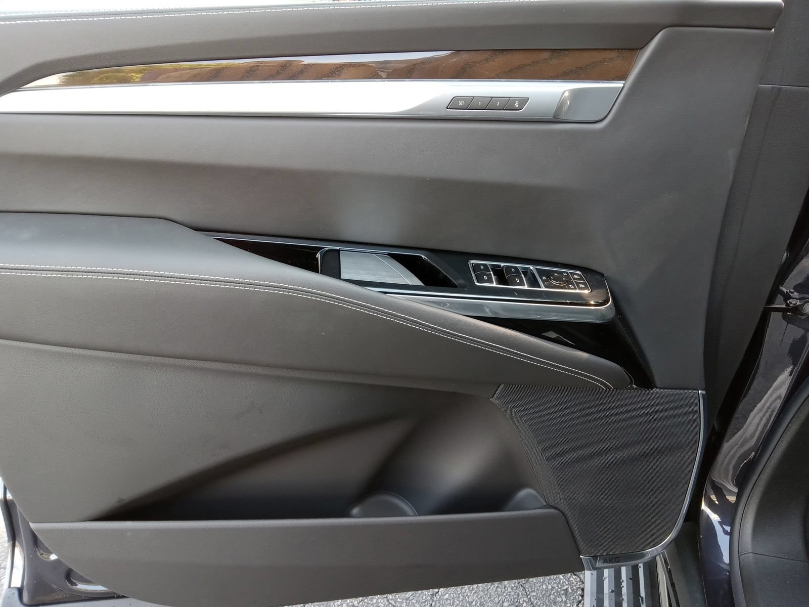 New 2026 Cadillac Escalade Platinum Sport AWD/4WD image 6