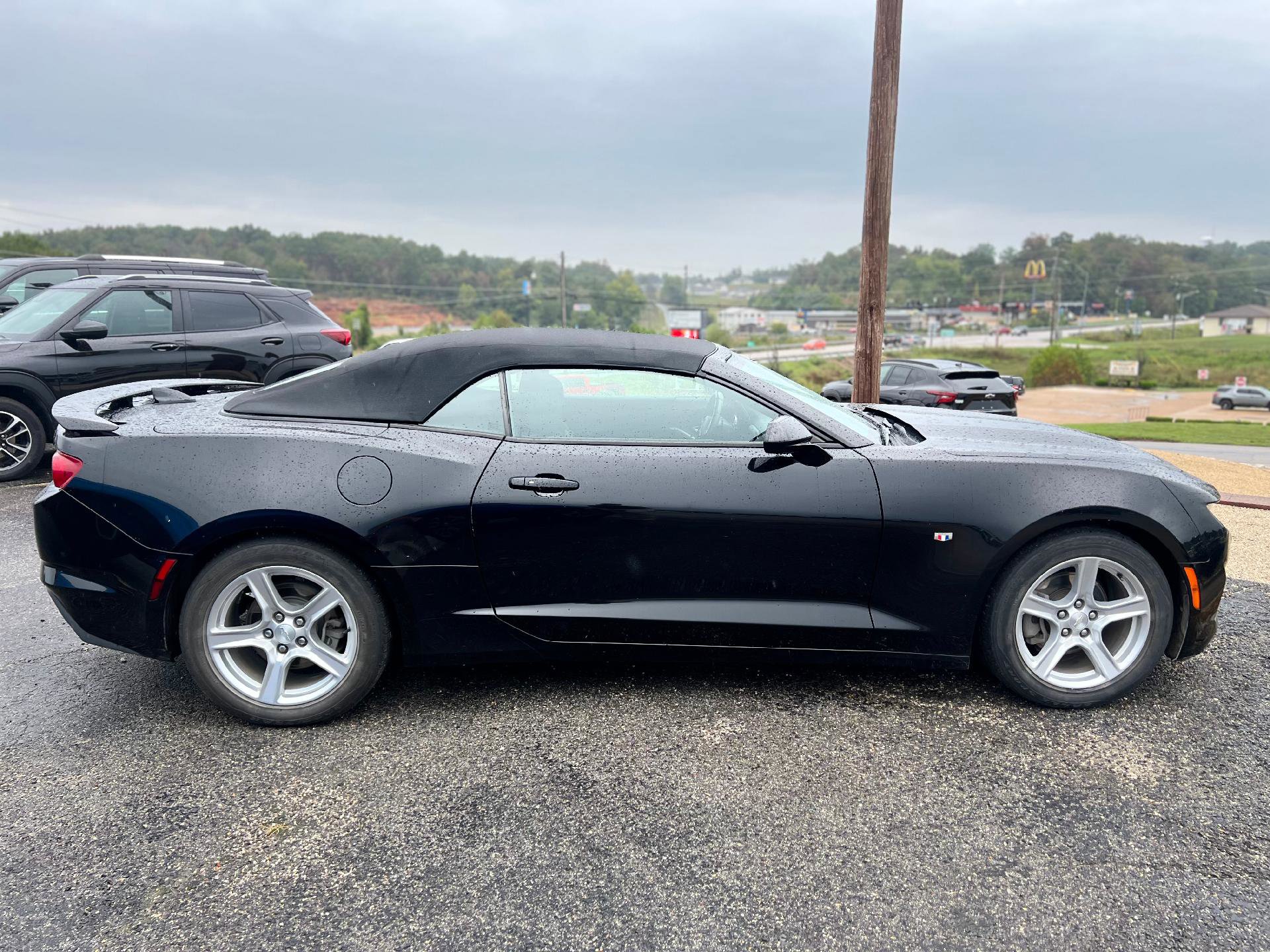 Used 2022 Chevrolet Camaro LT image 1
