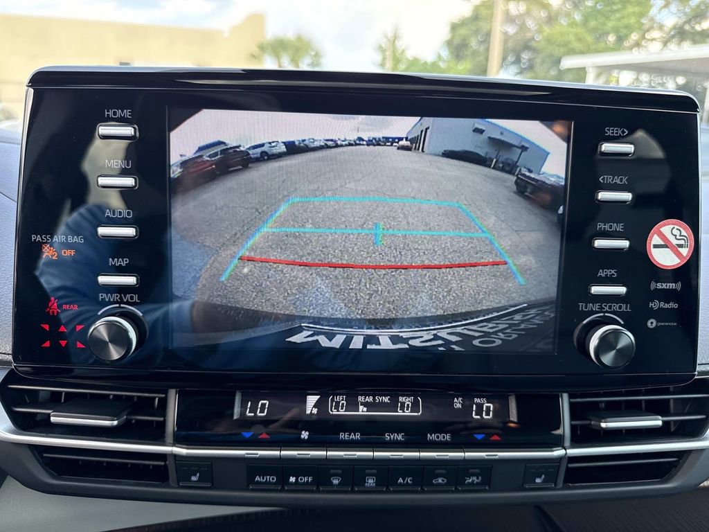 Used 2024 Toyota Sienna XLE FWD image 28