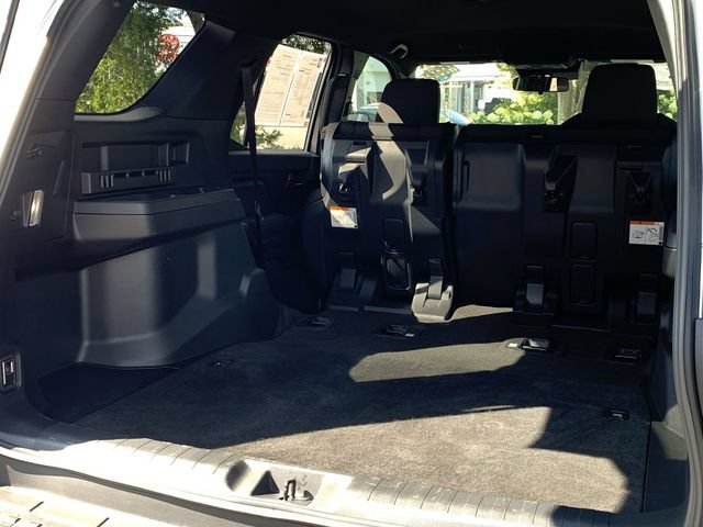Certified 2025 Toyota 4Runner SR5 AWD/4WD image 39