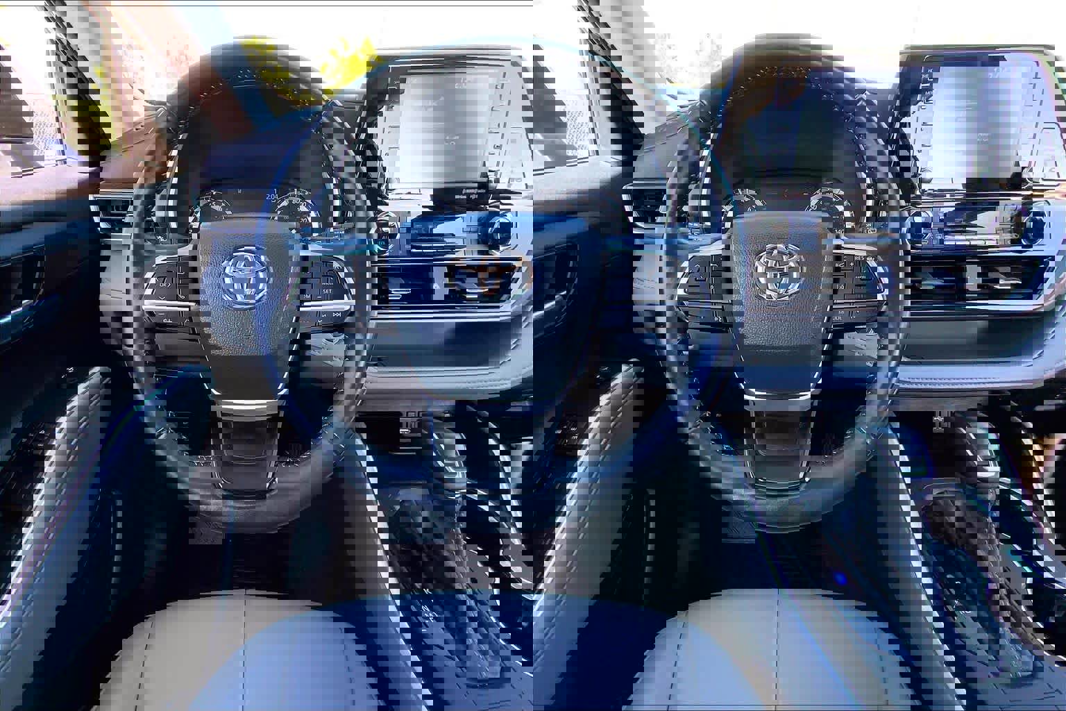 Used 2022 Toyota Highlander XLE image 6