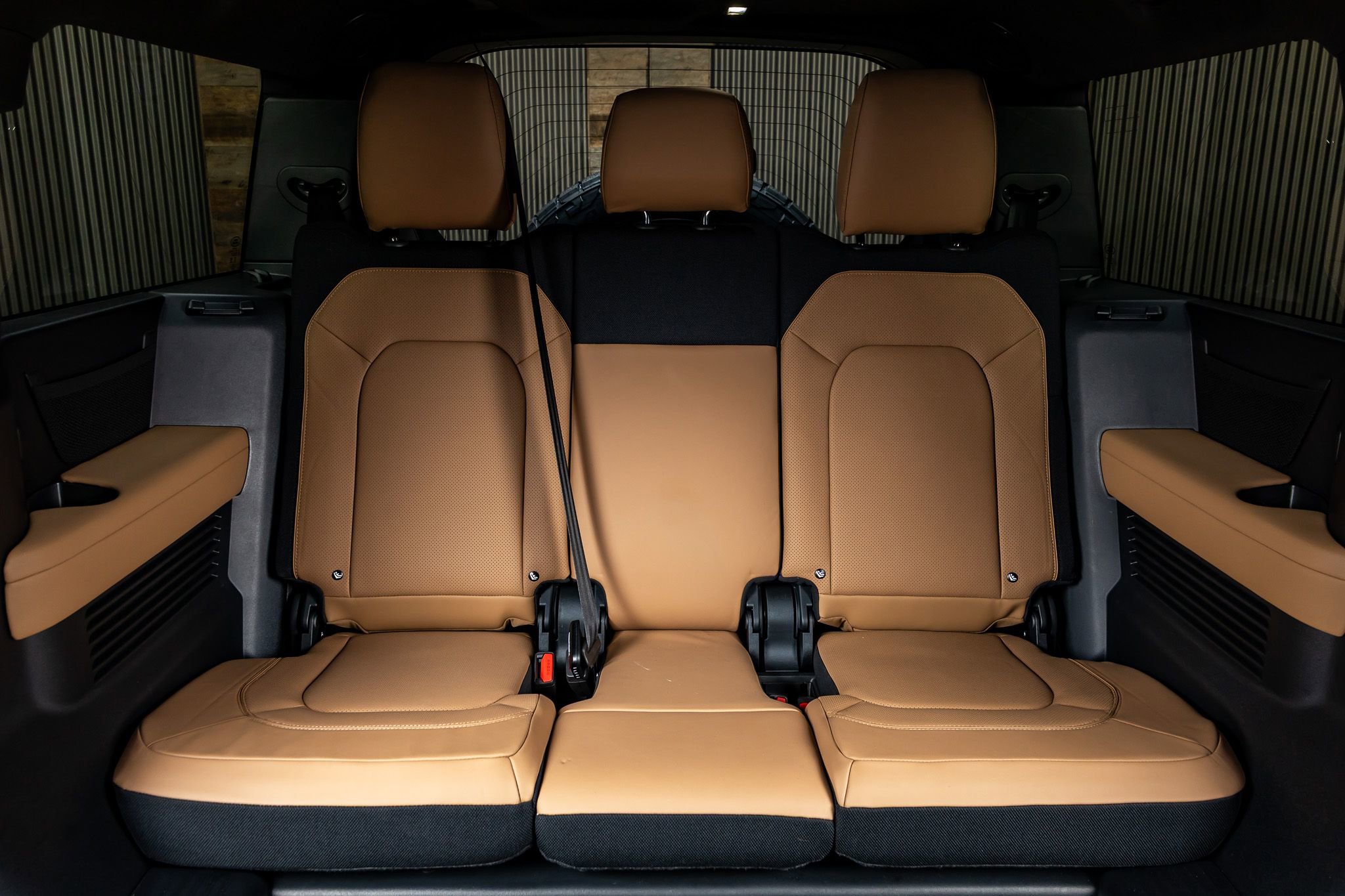 Used 2025 Land Rover Defender 130 X image 33