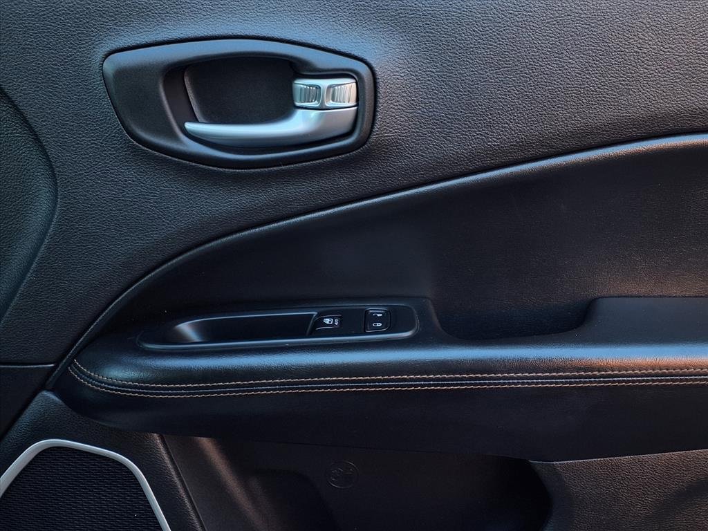 Used 2019 Jeep Compass Limited image 25