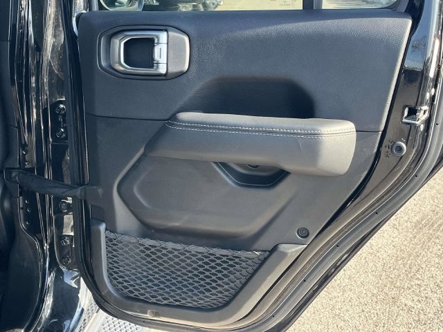 Used 2022 Jeep Wrangler Unlimited Sahara w/ Cold Weather Group AWD/4WD image 22