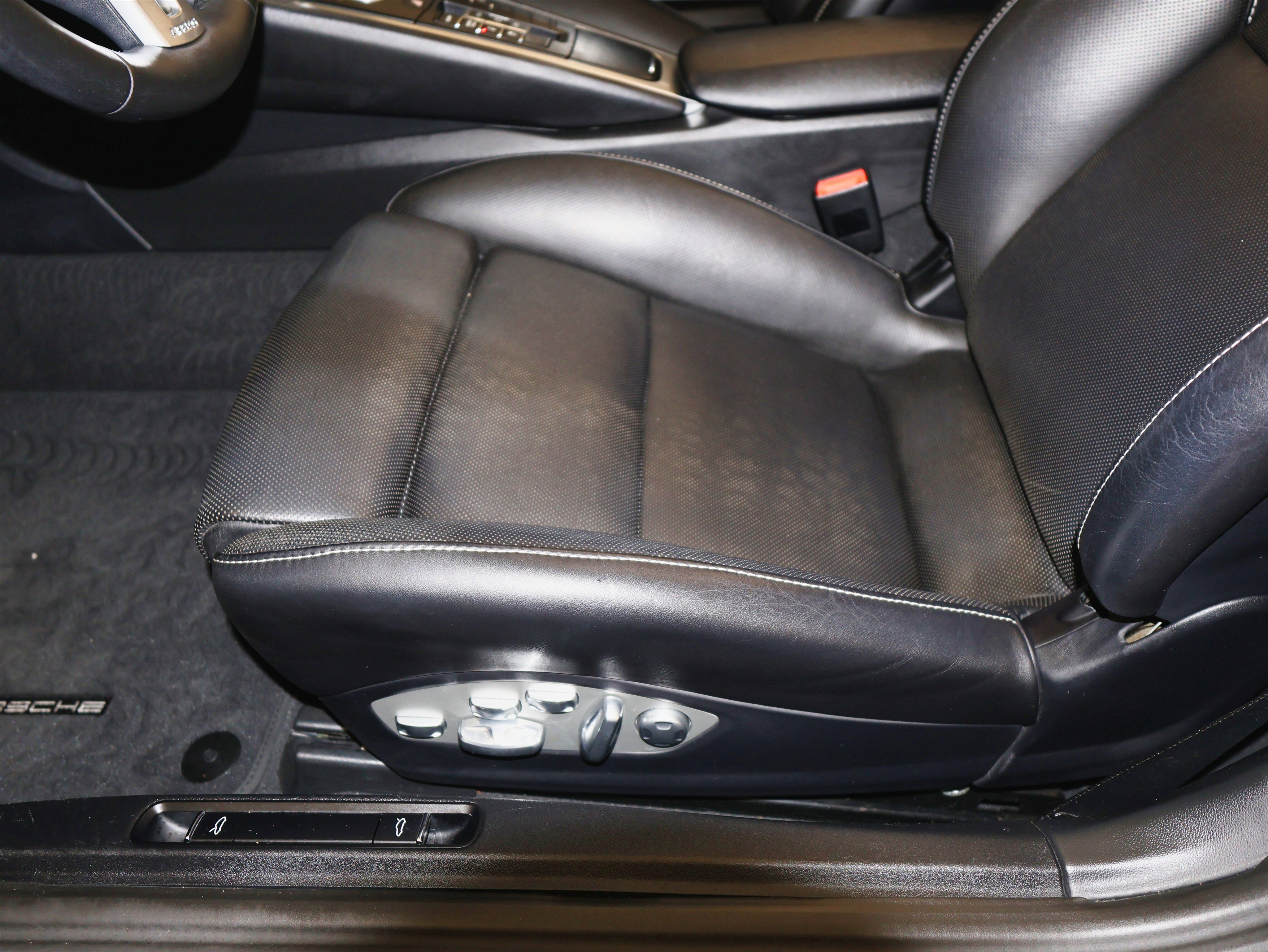 Used 2016 Porsche 911 Turbo image 24