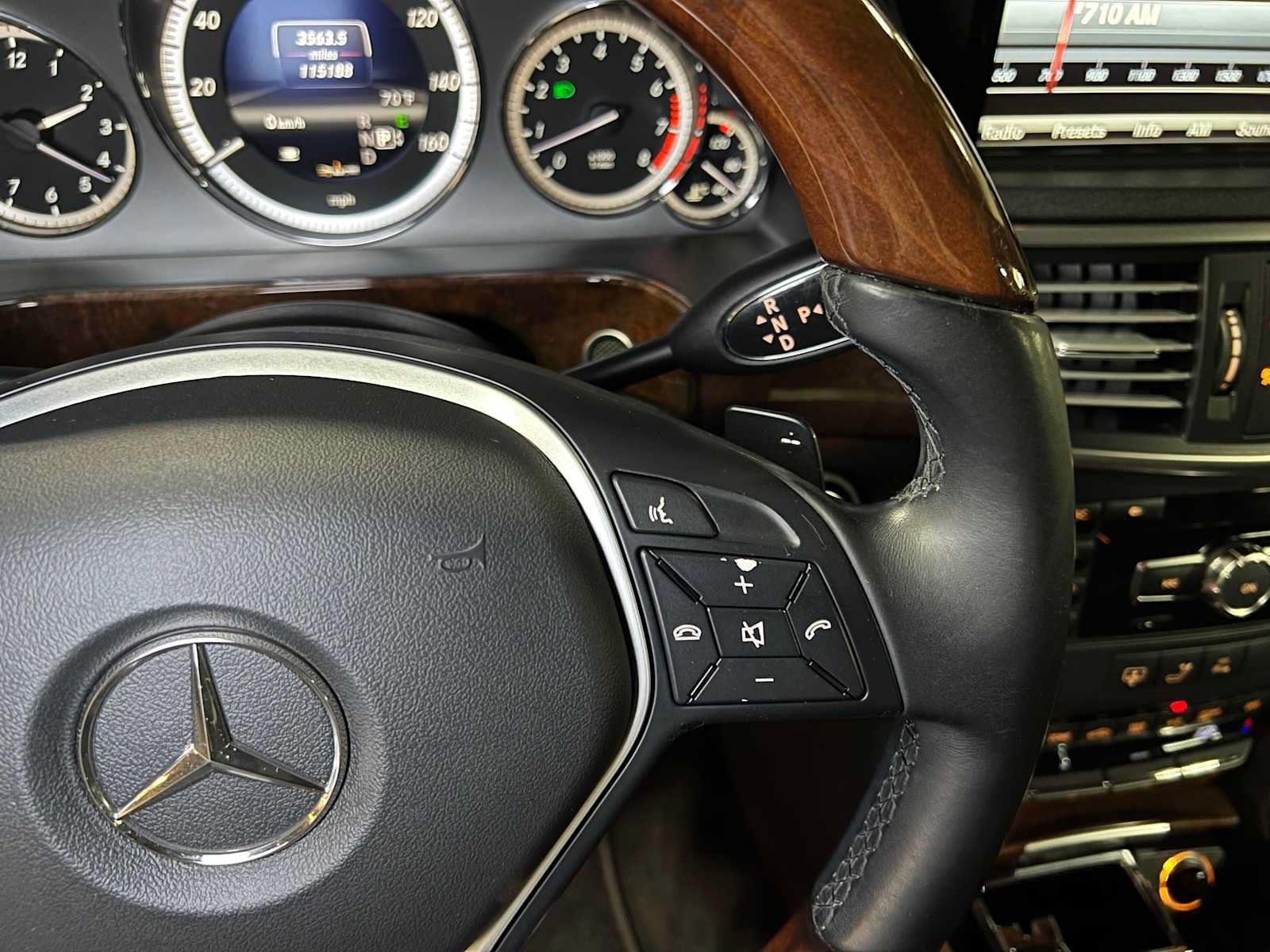 Used 2013 Mercedes-Benz E 550 4MATIC Sedan image 29