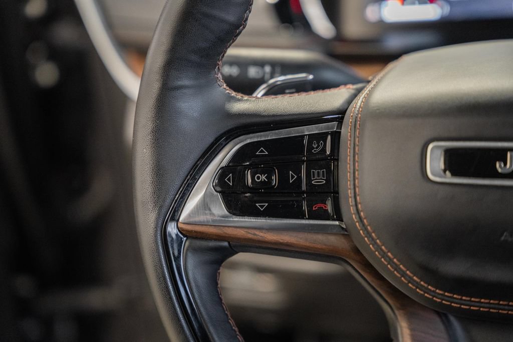 Certified 2023 Jeep Grand Cherokee Summit AWD/4WD image 30
