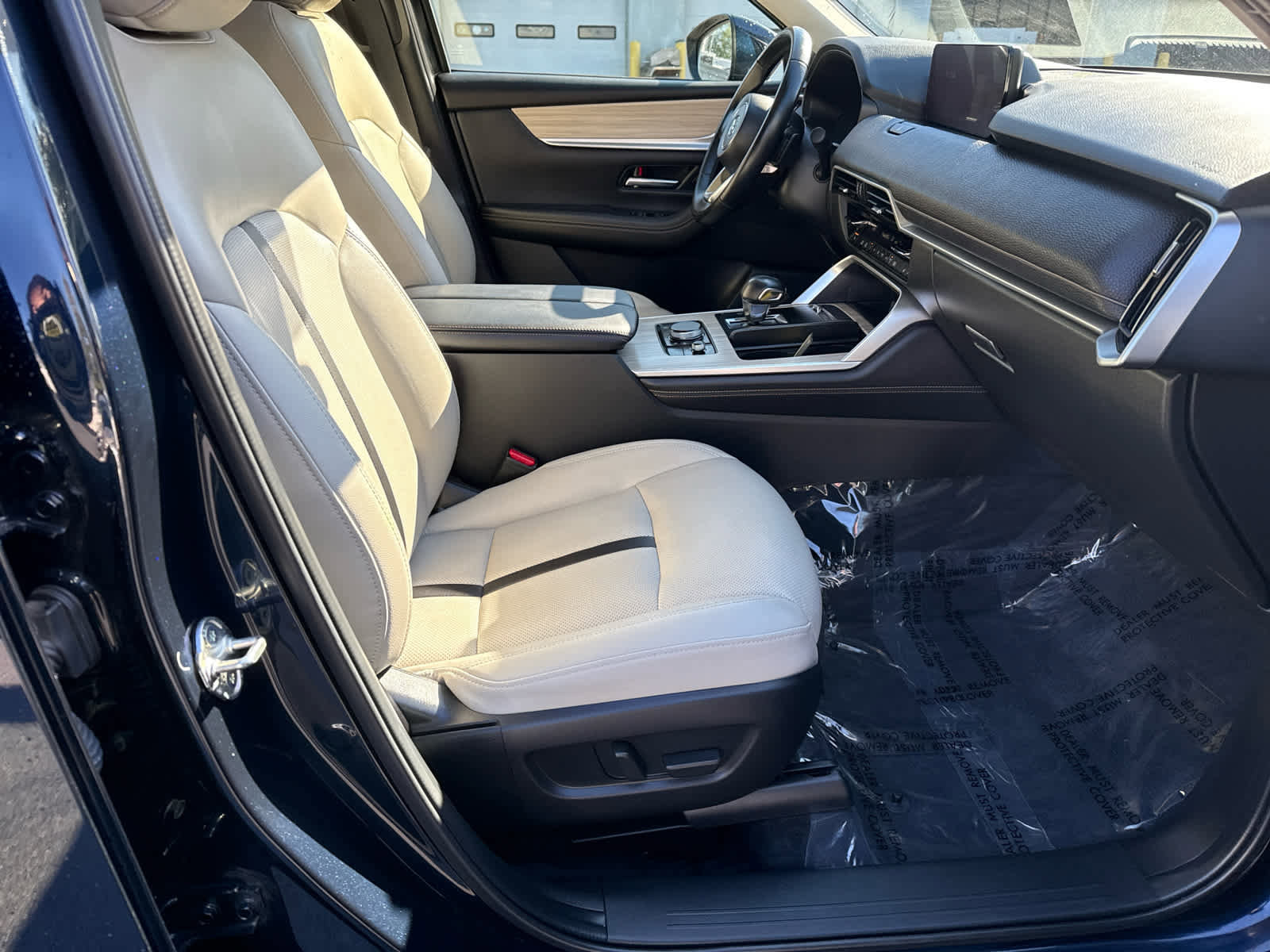 Used 2024 MAZDA CX-90 3.3 Turbo w/ Preferred Plus image 12