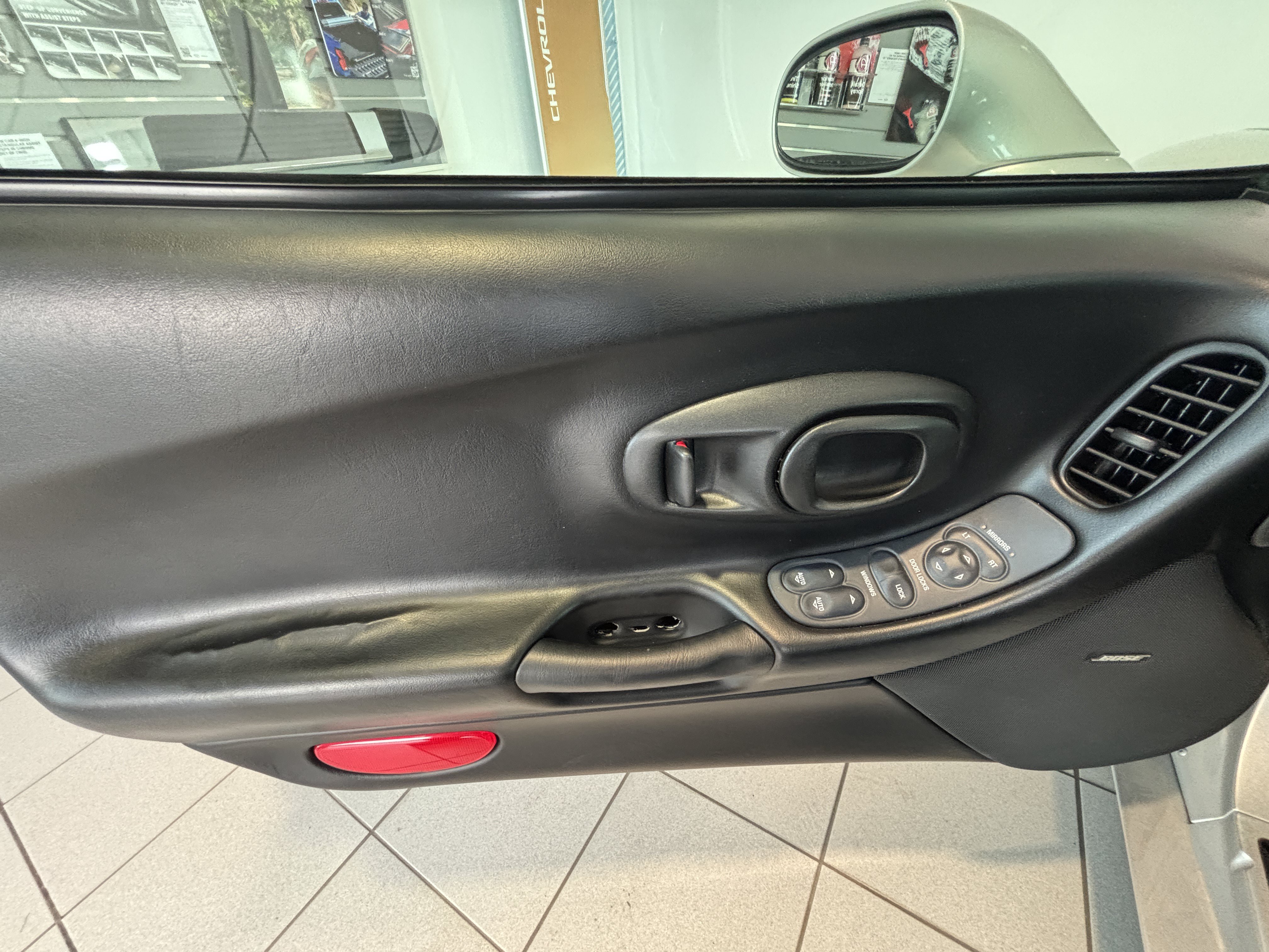 Used 2001 Chevrolet Corvette Coupe RWD image 10