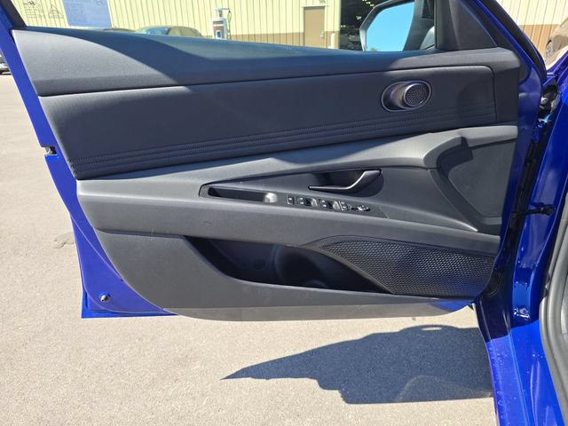 Certified 2025 Hyundai Elantra Sport FWD image 13