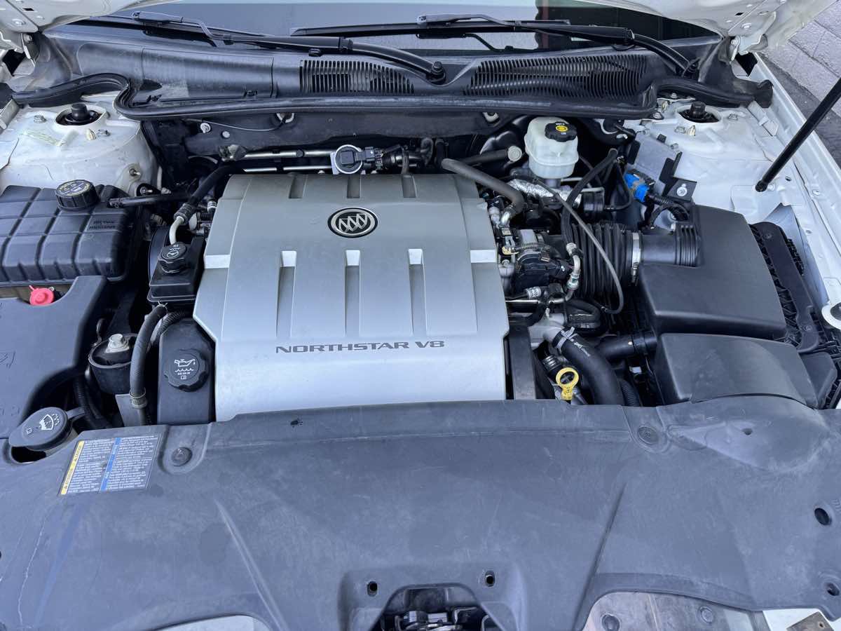 Used 2008 Buick Lucerne CXS FWD image 21
