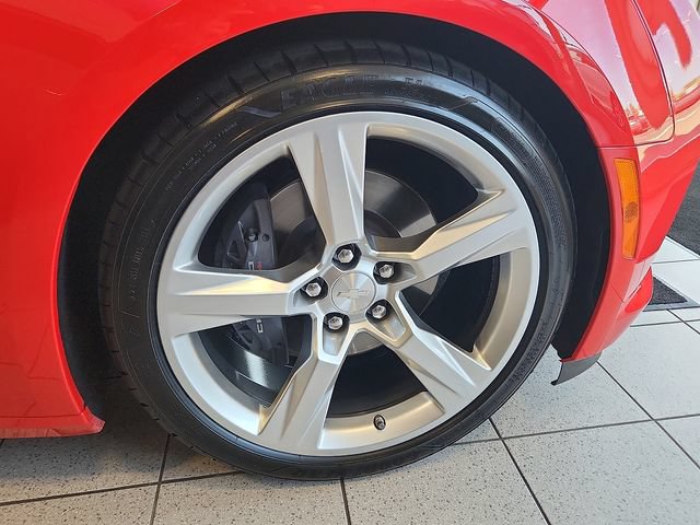 Used 2018 Chevrolet Camaro SS RWD image 8