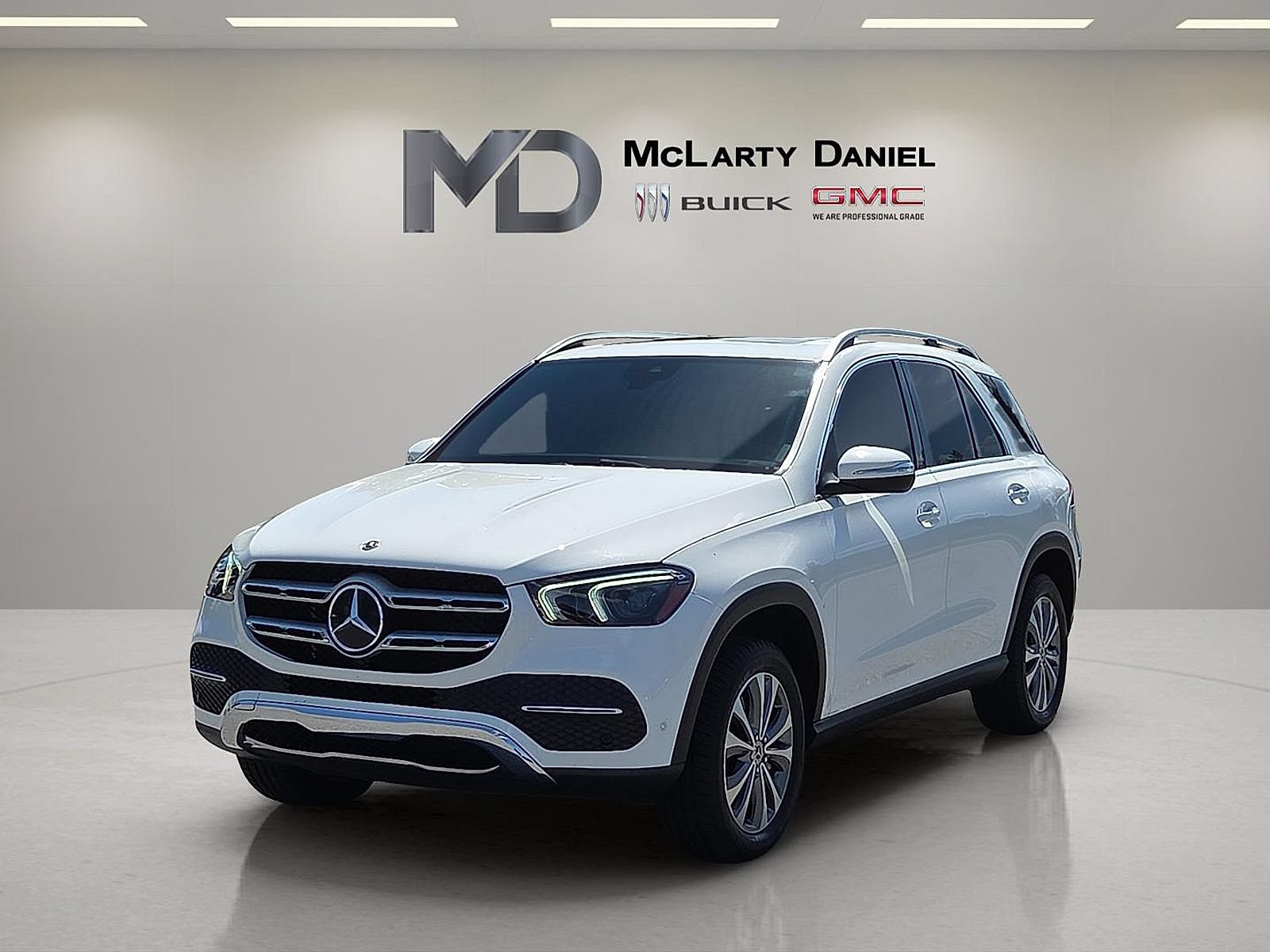 Used 2021 Mercedes-Benz GLE 350 4MATIC image 3