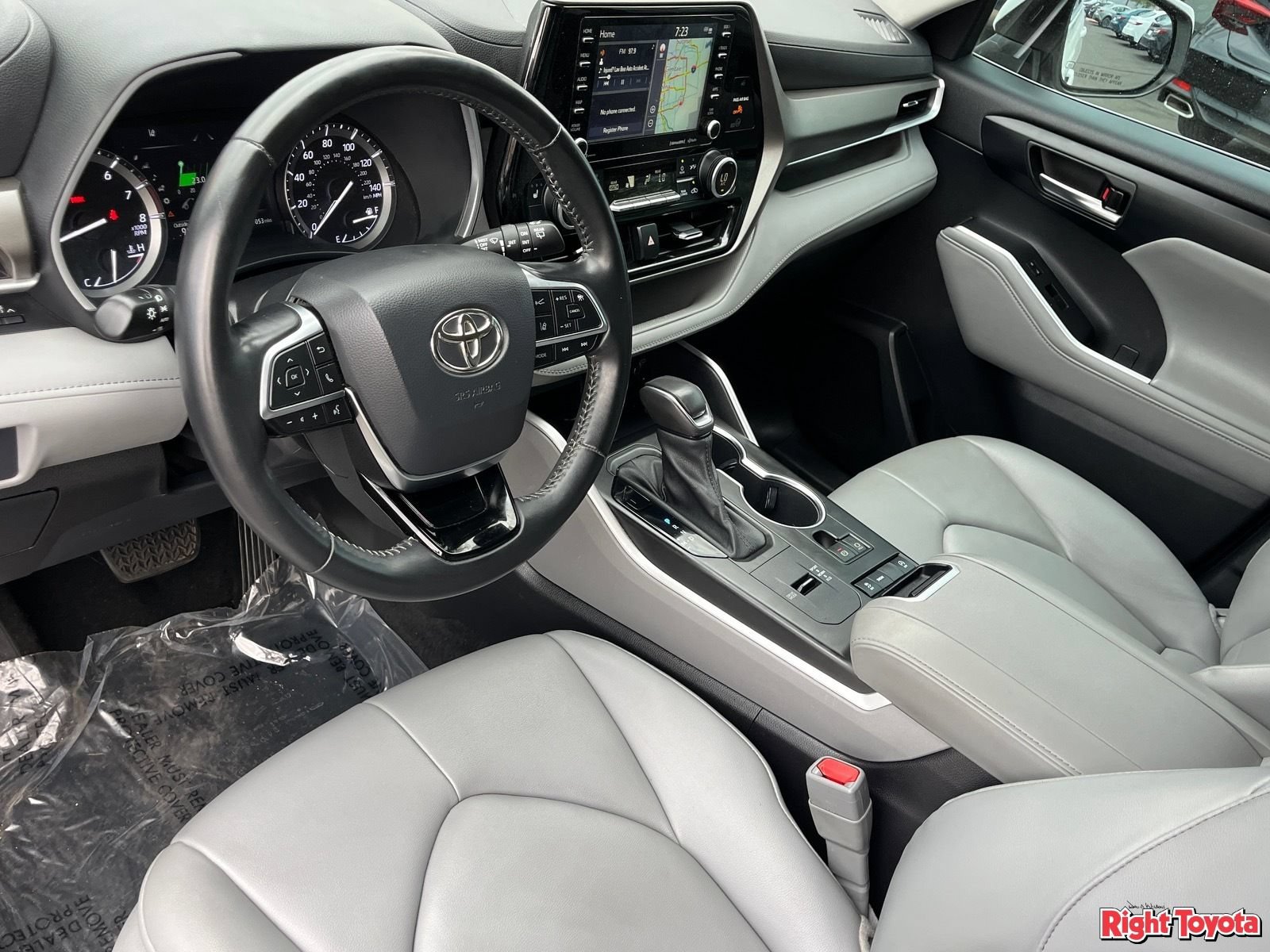 Certified 2021 Toyota Highlander XLE FWD image 20