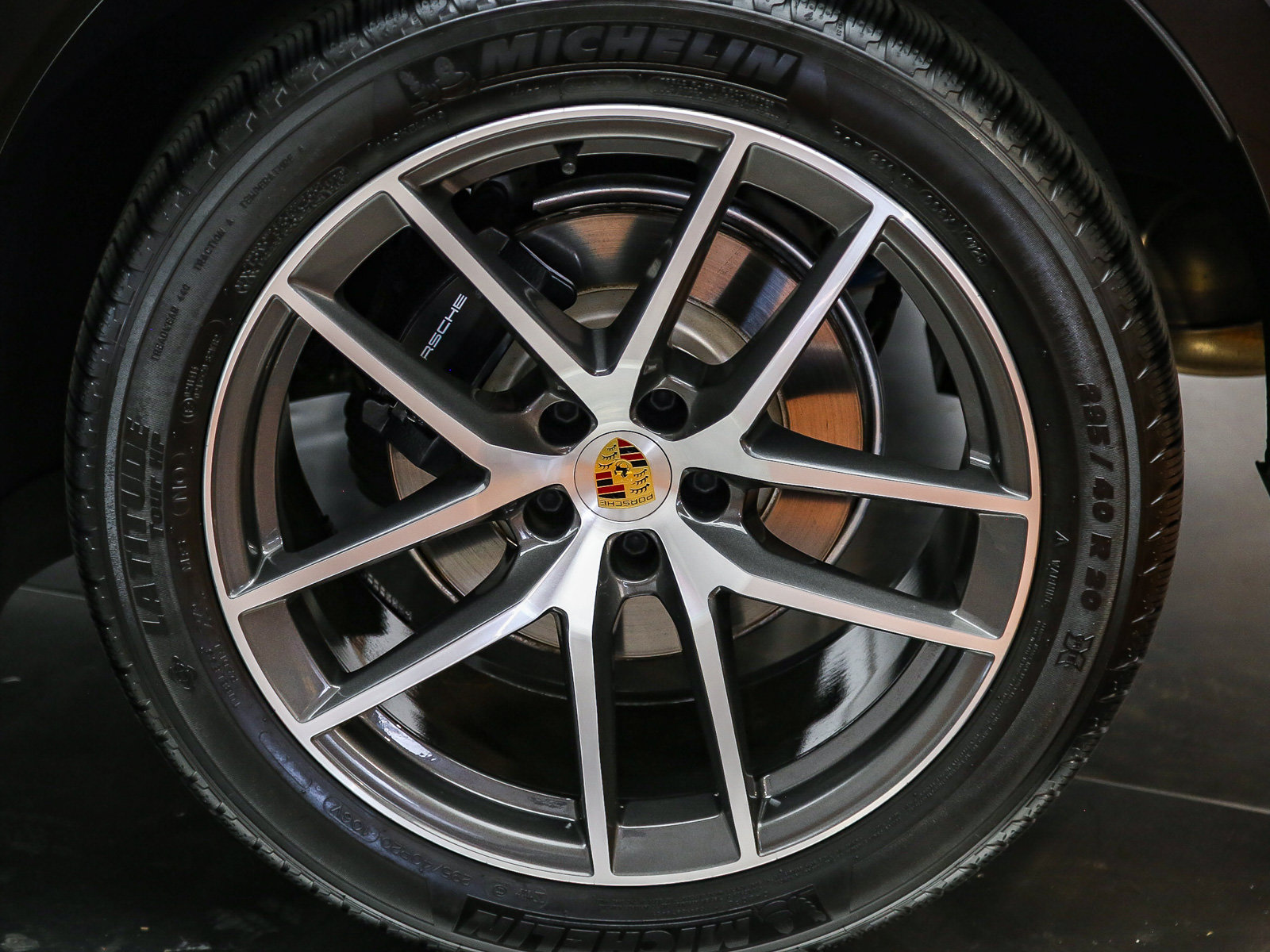 Certified 2026 Porsche Macan AWD/4WD image 12