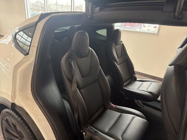 Used 2022 Tesla Model X image 6