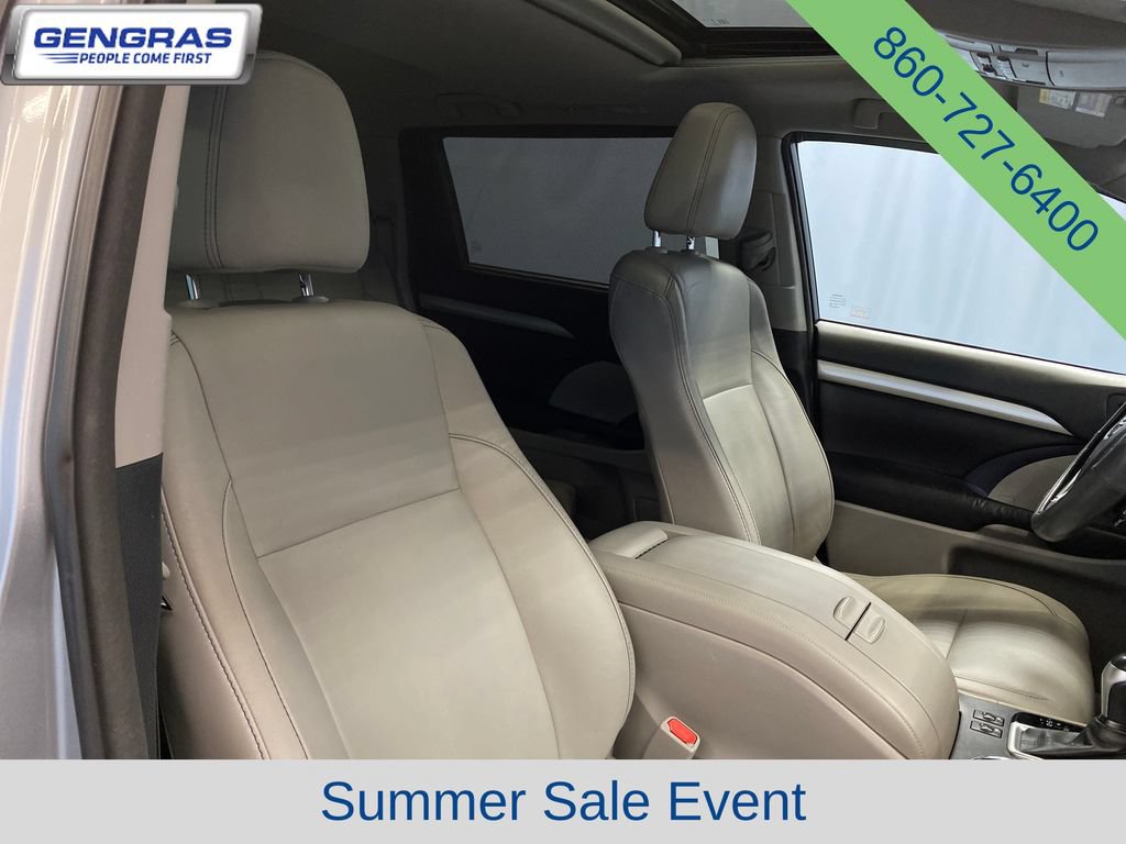 Used 2016 Toyota Highlander XLE w/ Protection Package #3 AWD/4WD image 41