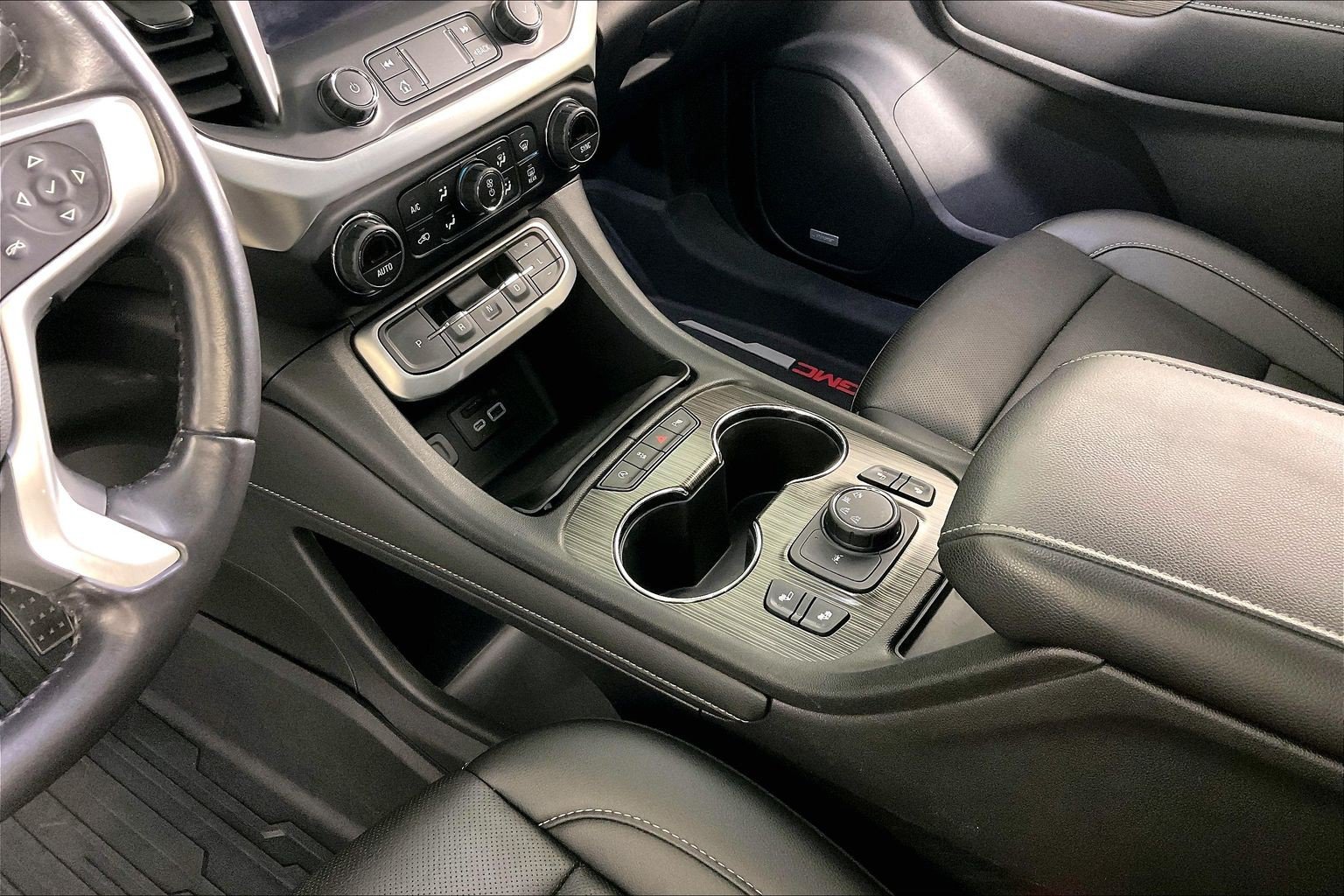 Used 2021 GMC Acadia SLT w/ LPO, Adventure Package AWD/4WD image 13