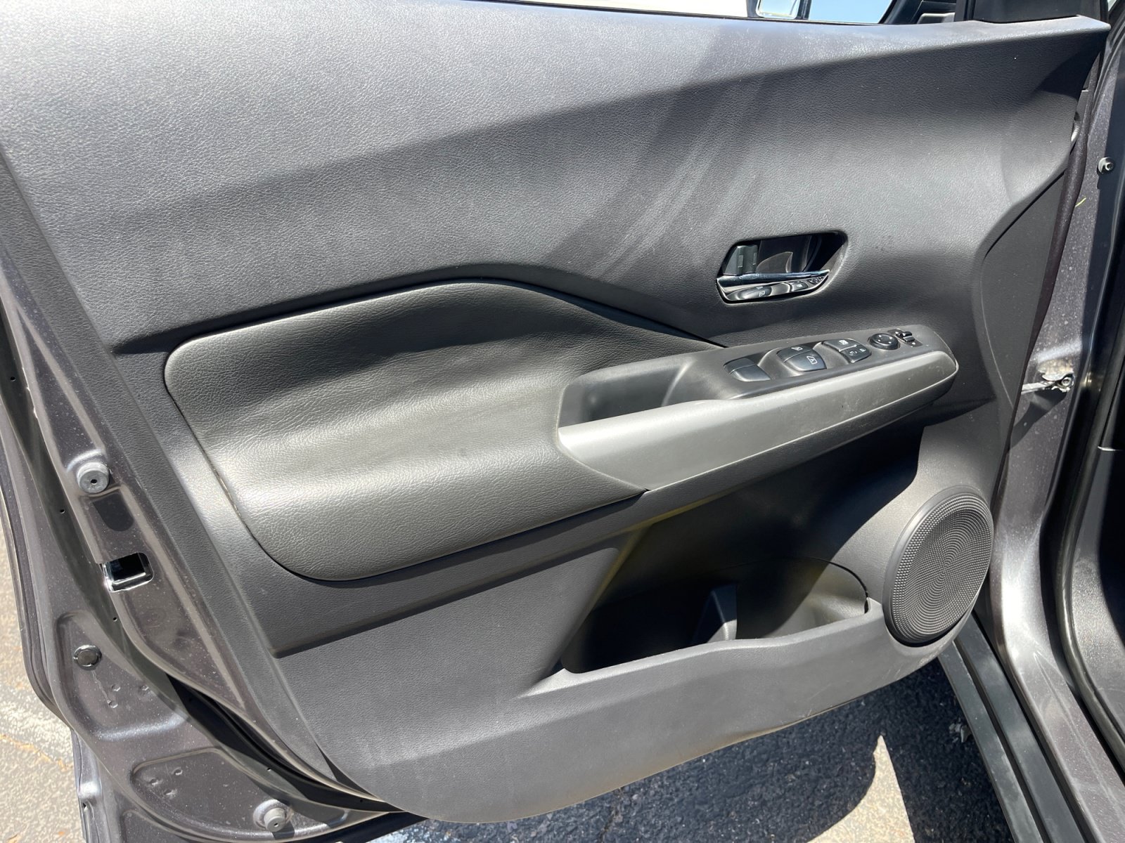 Used 2020 Nissan Kicks SR FWD image 13