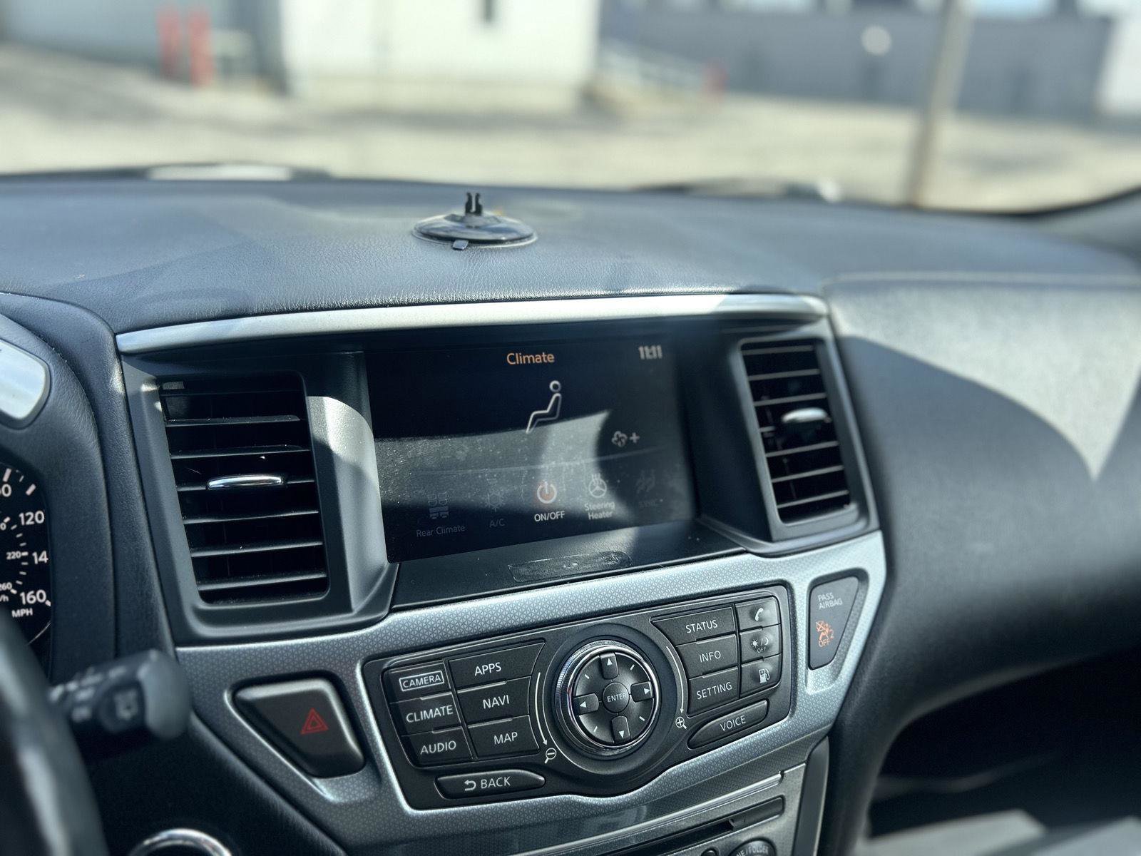 Used 2019 Nissan Pathfinder SL AWD/4WD image 21