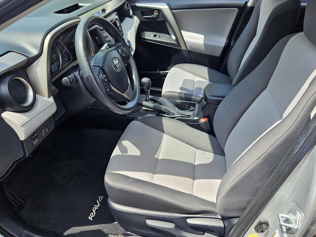 Used 2015 Toyota RAV4 LE FWD image 11