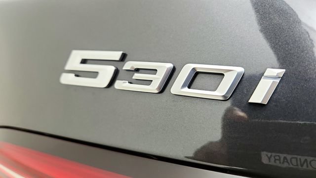 Used 2026 BMW 530i w/ M Sport Package RWD image 33
