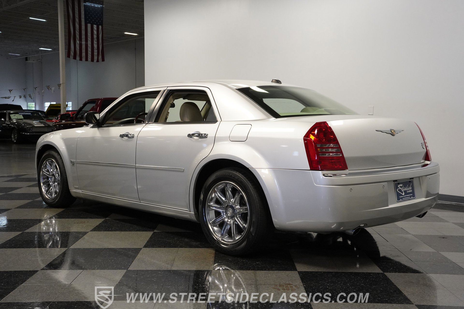 Used 2005 Chrysler 300 C w/ Navigation & Sound Group II image 9