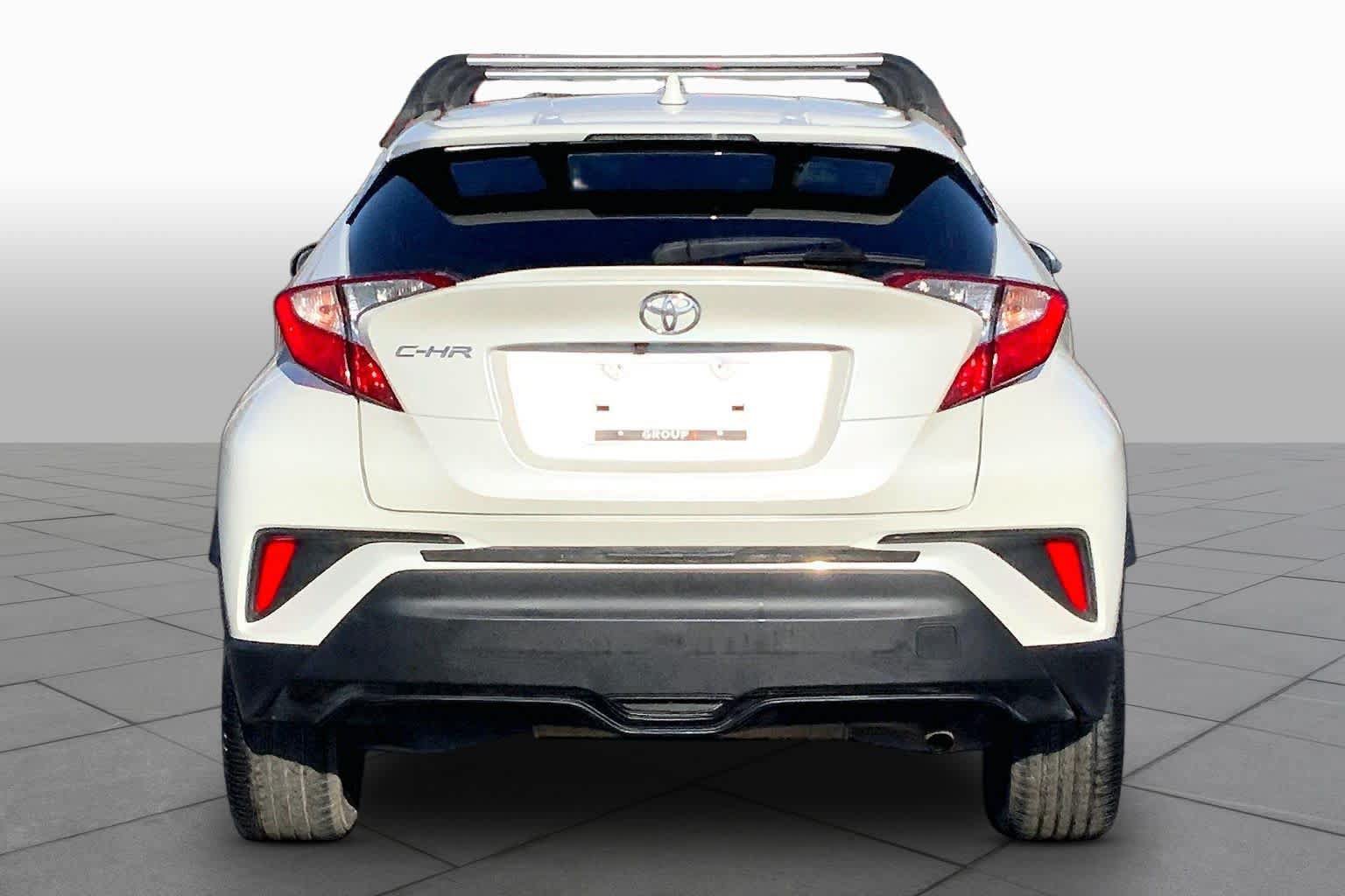 Used 2019 Toyota C-HR XLE FWD image 5