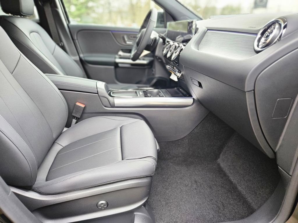 Certified 2026 Mercedes-Benz GLA 250 4MATIC image 11