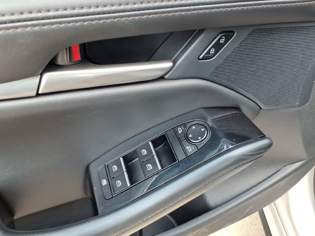 Used 2025 MAZDA MAZDA3 s FWD image 24