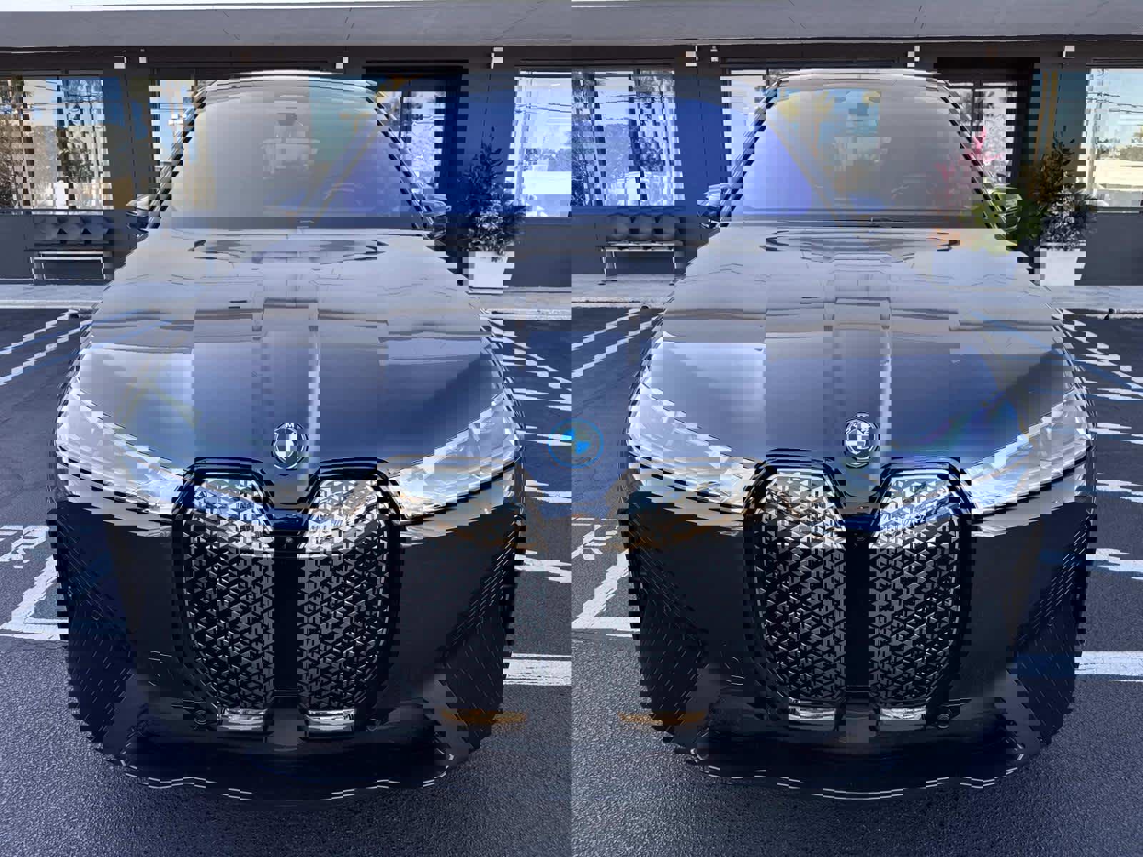 Certified 2025 BMW iX xDrive50 w/ Premium Package image 8