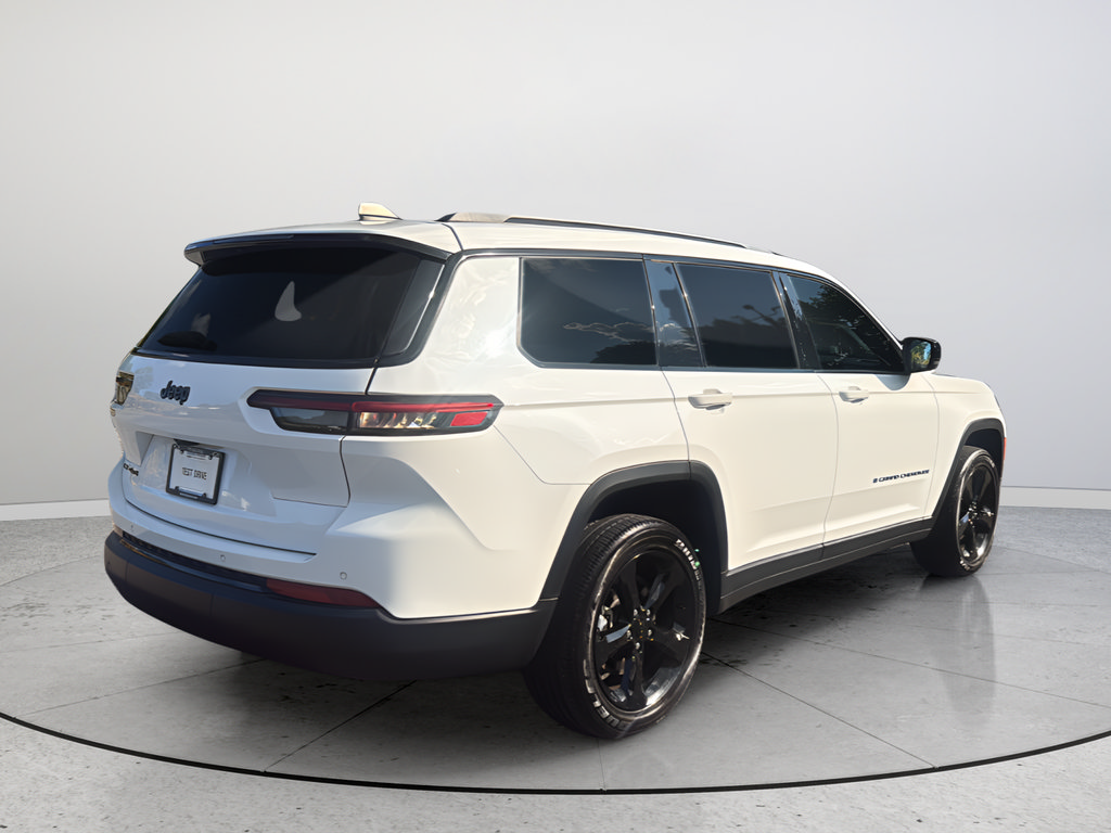 Used 2023 Jeep Grand Cherokee L Laredo AWD/4WD image 7