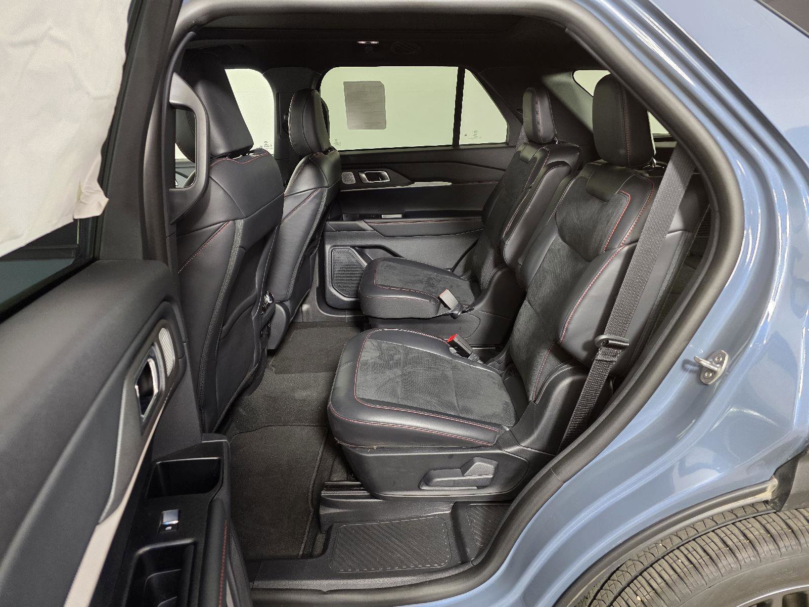 Used 2025 Ford Explorer ST w/ Sun And Sound Package AWD/4WD image 15
