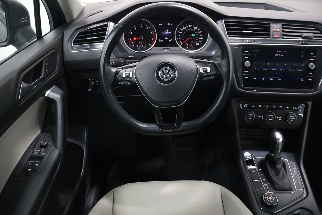 Used 2019 Volkswagen Tiguan SE w/ Panoramic Sunroof Package image 16