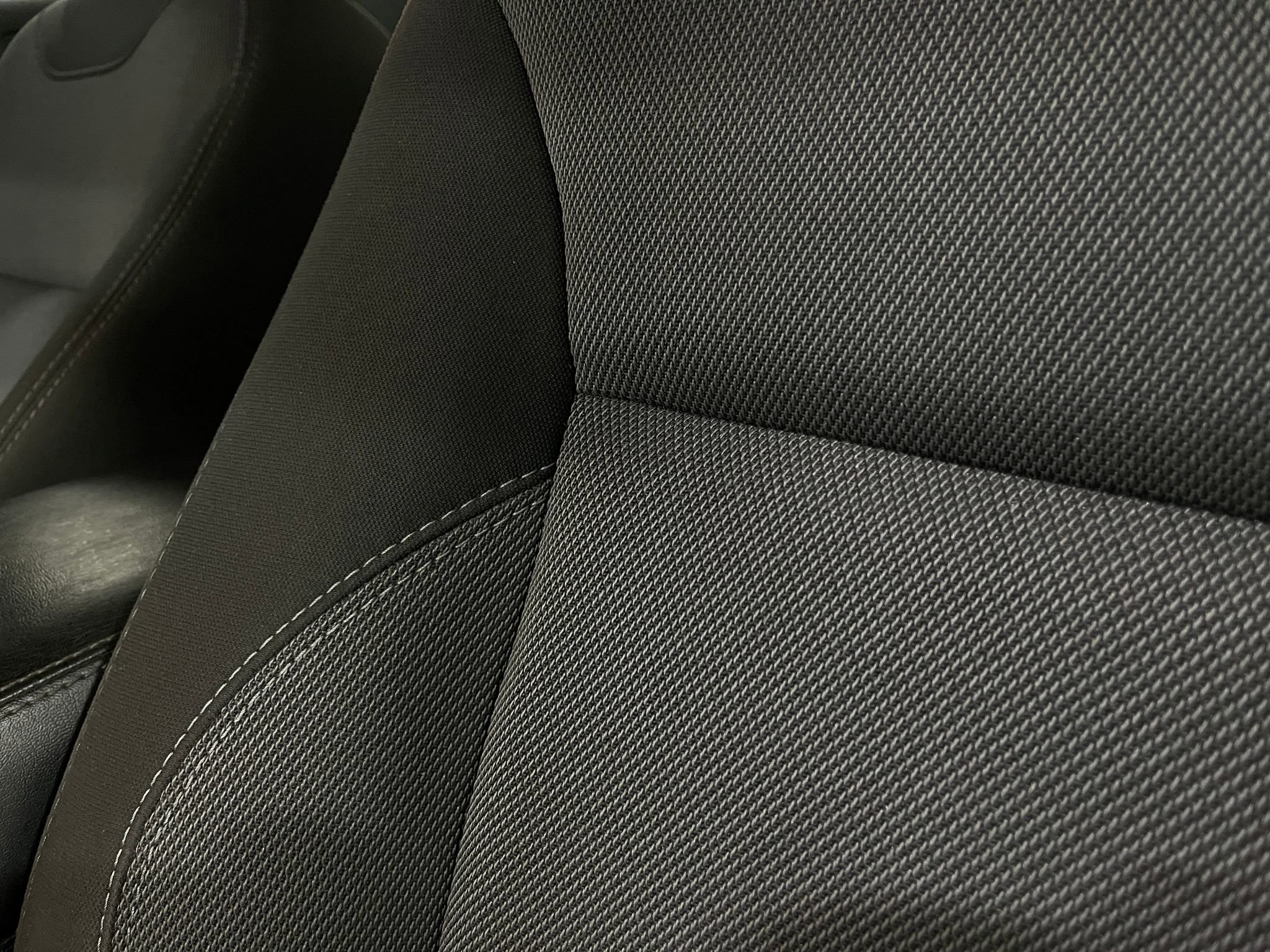 Used 2018 Dodge Charger SXT w/ Blacktop Package image 15